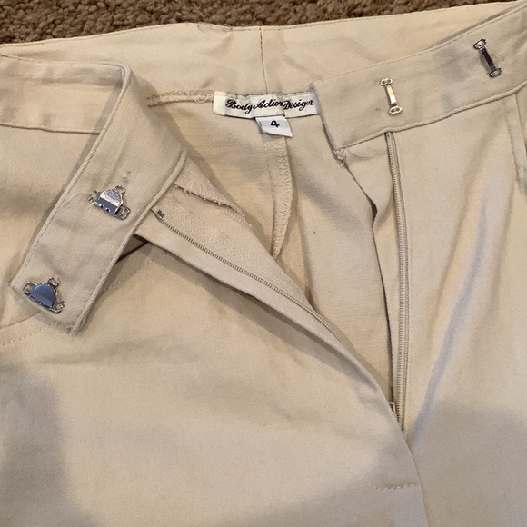 Woman’s capri cuffed pants - Picture 2 of 3